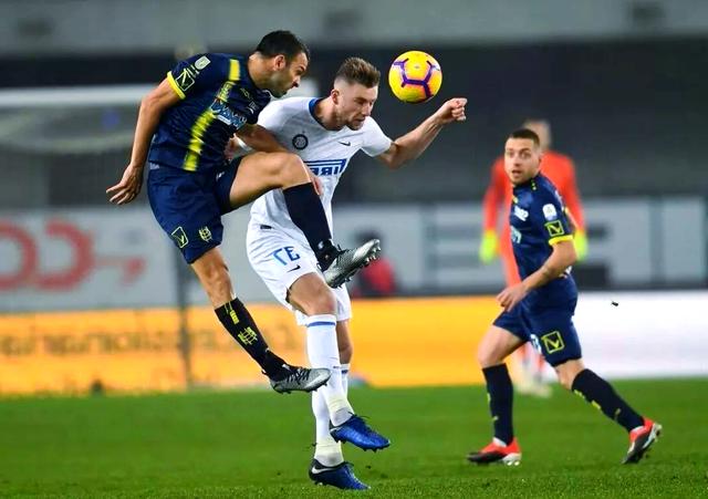 国际米兰客场惨败，球队遭遇困境！