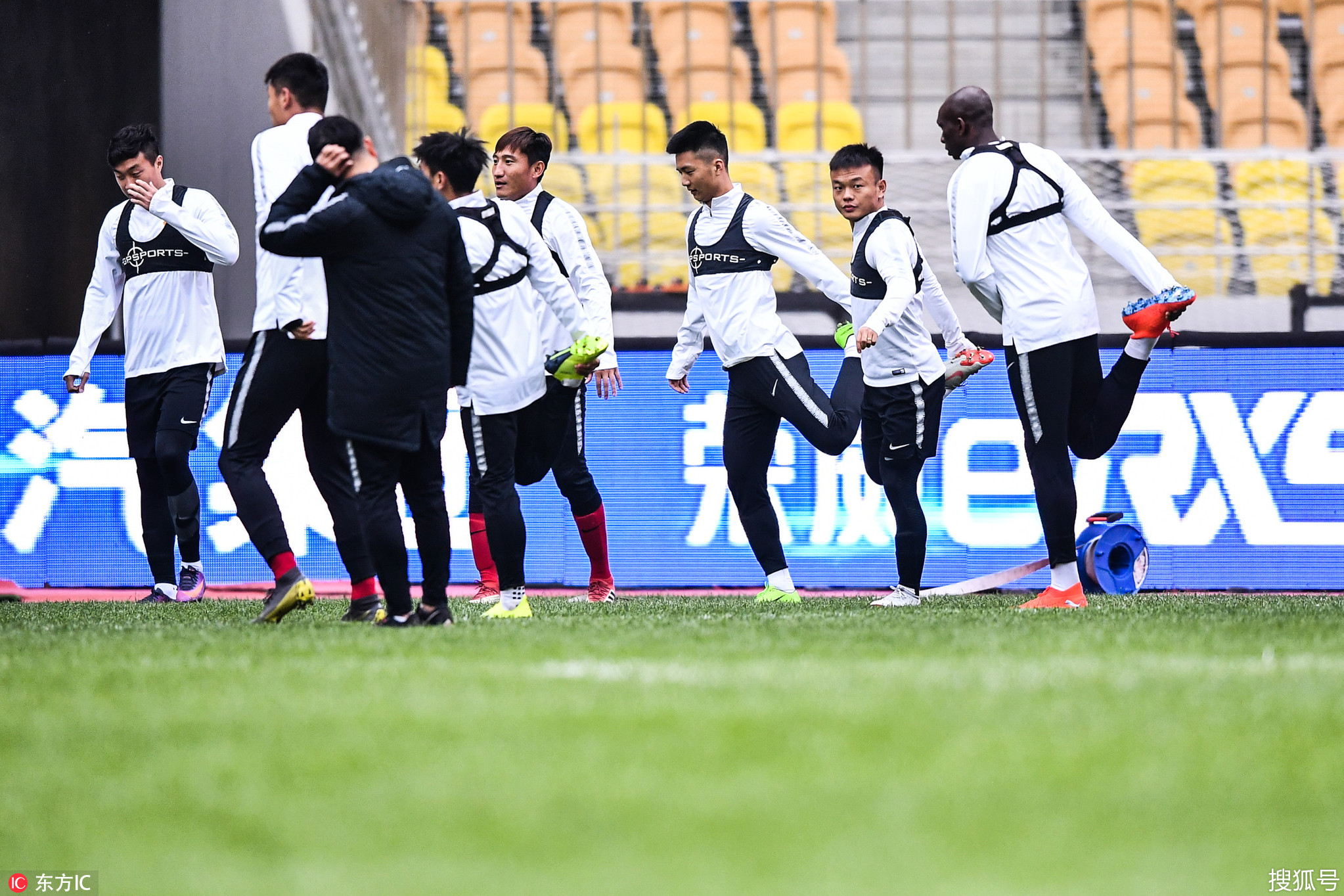 猛龙队努力加强战术训练，备战在即