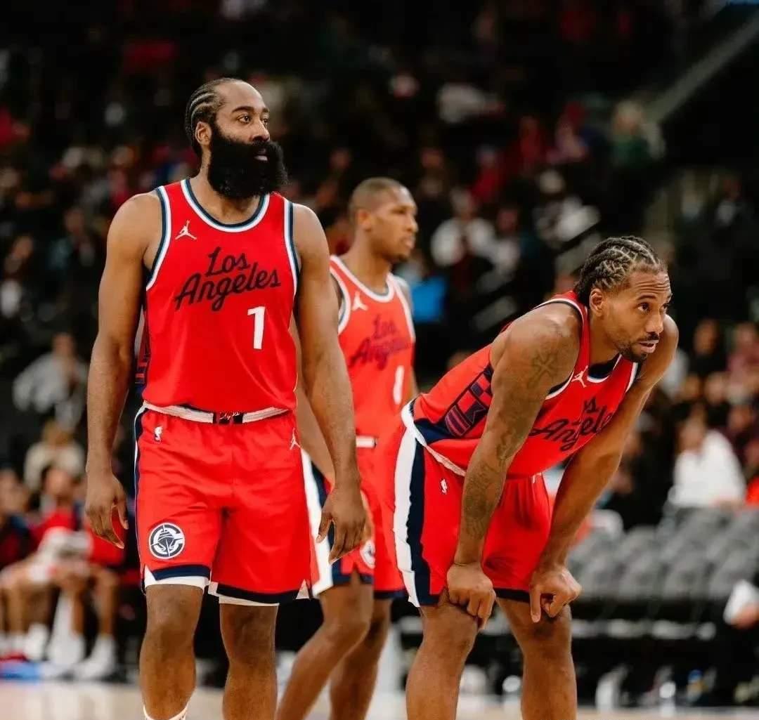 开云体育官网-马刺队球员哈登签约推特成独家合作伙伴