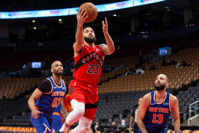 鹈鹕横扫马刺,范弗利特点燃赛场 鹈鹕横扫马刺,范弗利特点燃赛场