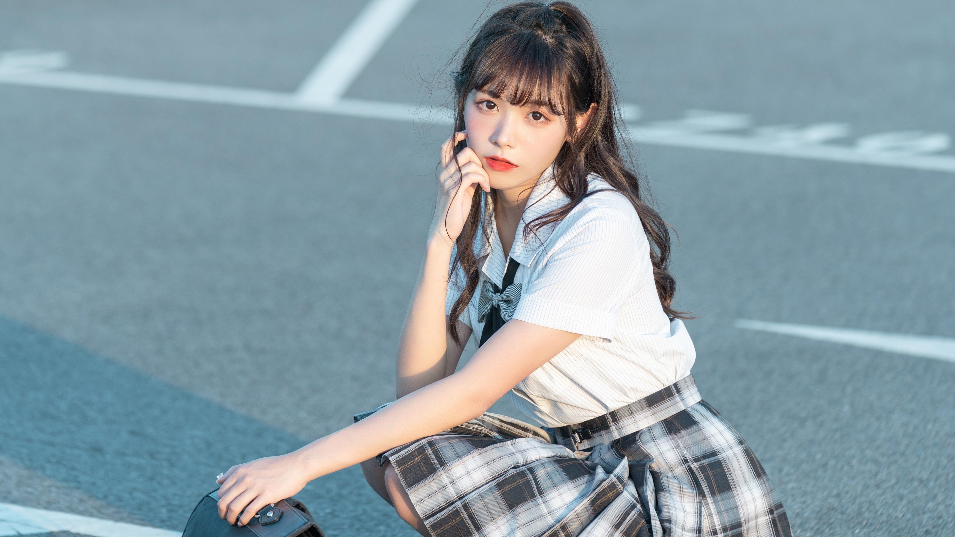 开云体育登录-击碎质疑!爱德华兹关键10分撕裂防线,雷霆提前终结广东队悬念