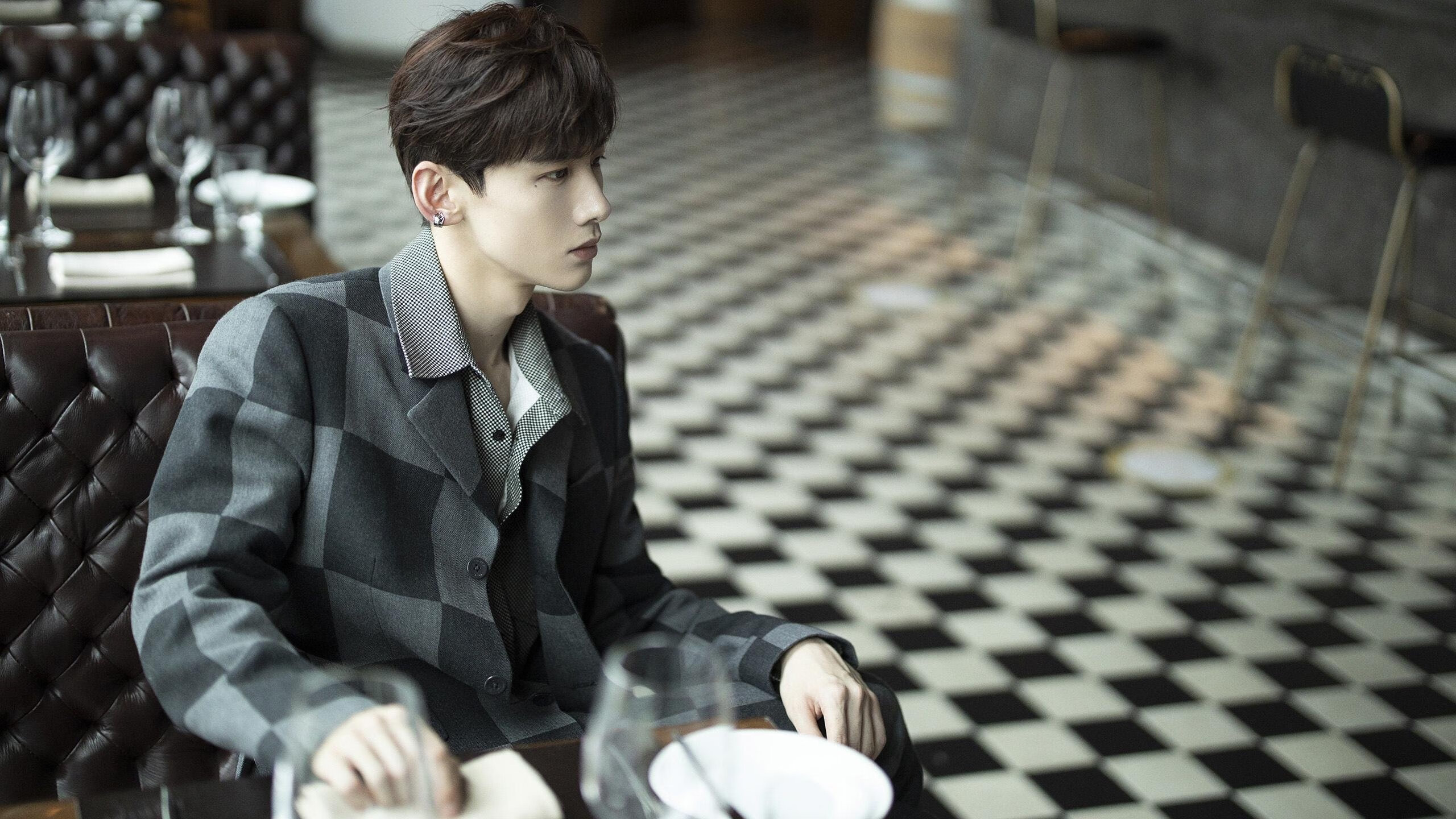 开云下载-冰封奇才！克莱十一记三分如手术刀肢解比赛，勇士战略阳谋尽显无遗