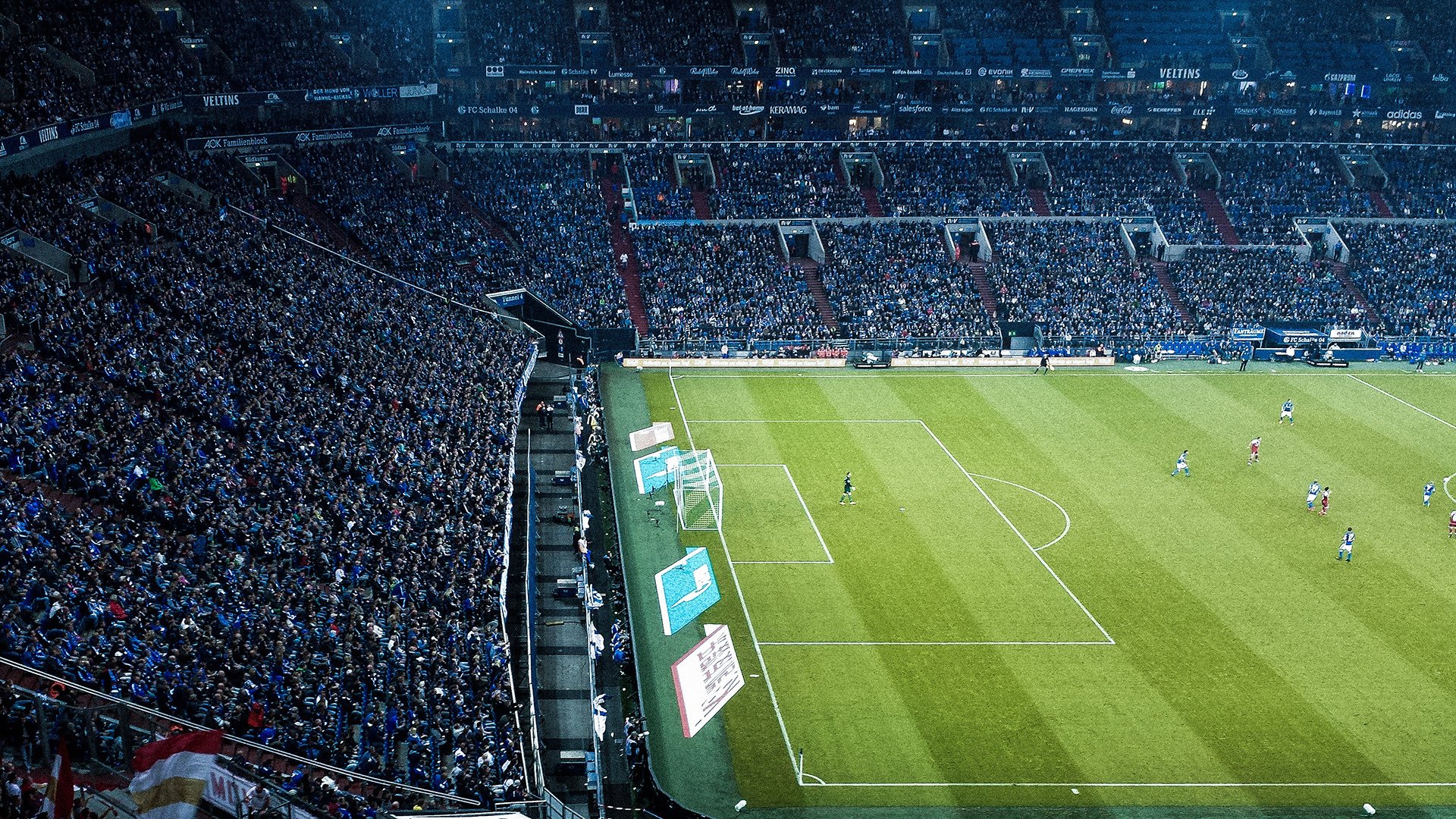 开云APP-英超争冠焦点战与雷霆逆转奇迹，两场平行绽放的体育盛宴