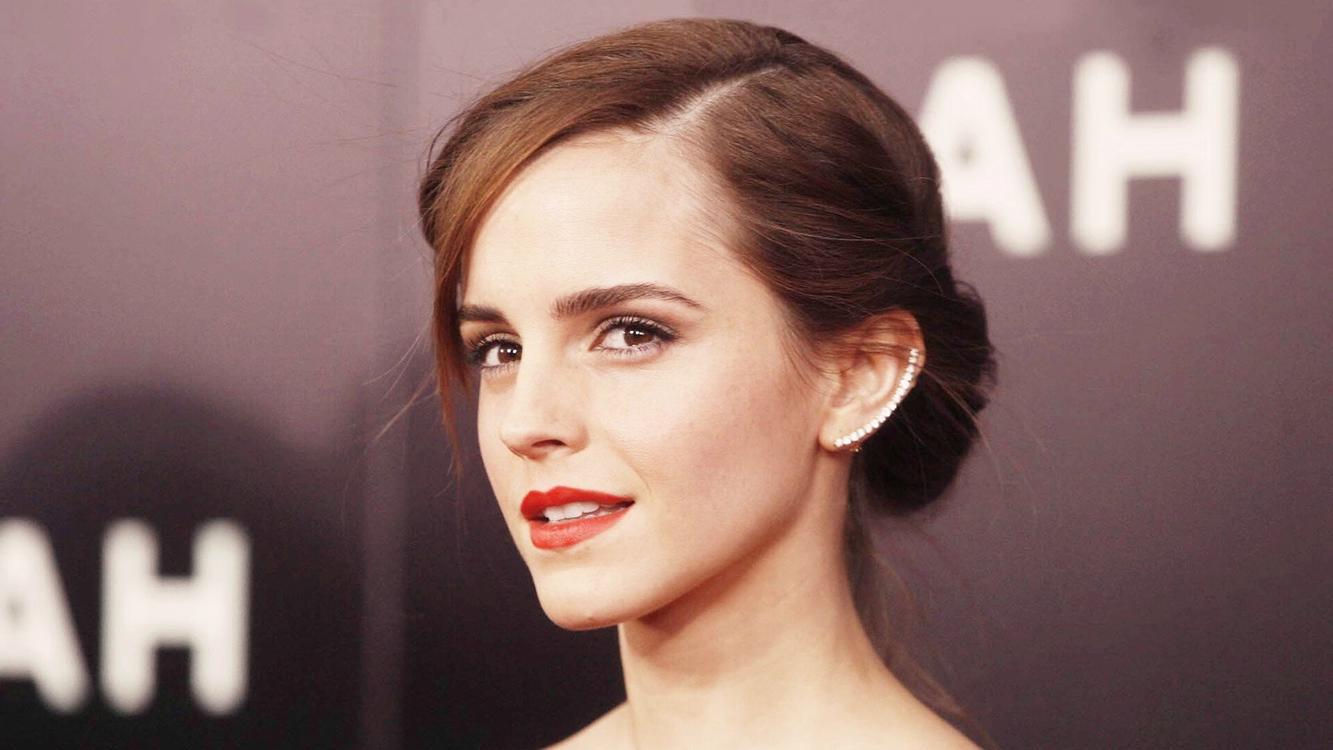 开云体育登录-这边贺希宁压哨绝杀沸腾球场，那边克莱三分雨彻底打穿防线